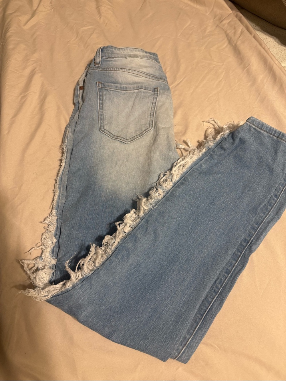 Light Wash Fringe-Side Women’s Jeans